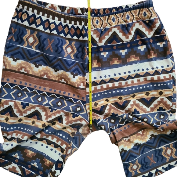 VTG Vintage Southwestern Aztec Tribal Stretch Shorts Fun Art by Lori B - Picture 7 of 9